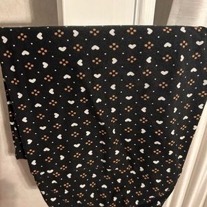 LulaRoe leggings, black  background with white hearts , TC2